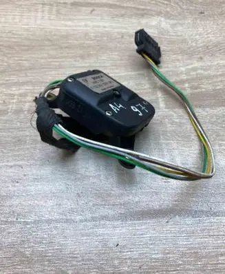 Audi A4 S4 B5 8D Air flap motor/actuator 0132801026 WITHPLUG