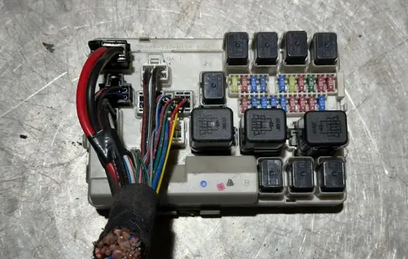 Nissan Murano Z50 Fuse module 284B7CD71A