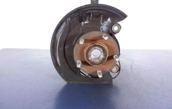 Nissan Juke I F15 Front wheel hub spindle knuckle 