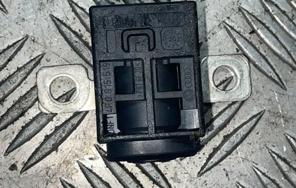 Audi A6 S6 C6 4F Positive cable (battery) 4F0915519