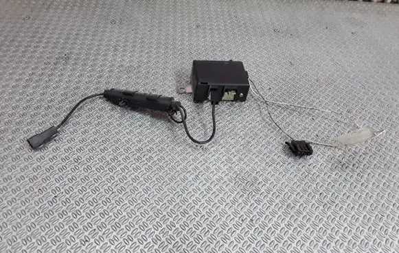 Mercedes-Benz ML W163 Aerial antenna amplifier 1638200289
