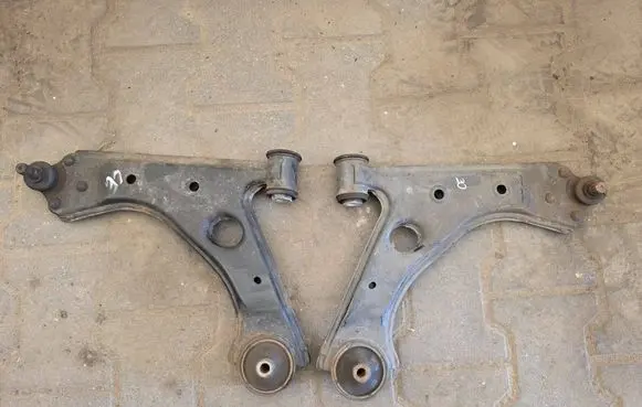 Opel Corsa E Front lower control arm/wishbone 