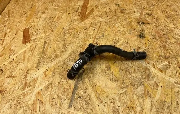 Engine coolant pipe/hose