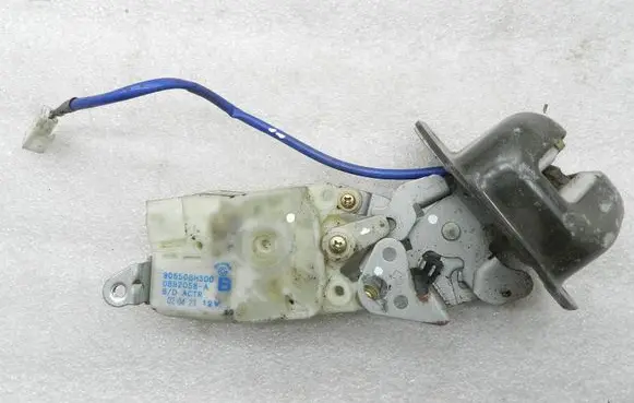 Nissan X-Trail T30 Tailgate/trunk/boot lock/catch/latch 905508H300