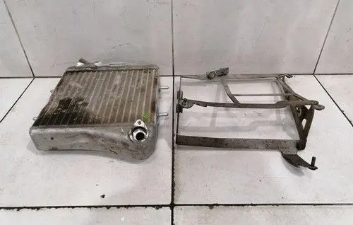 Mercedes-Benz C W204 Engine oil radiator A2095000600
