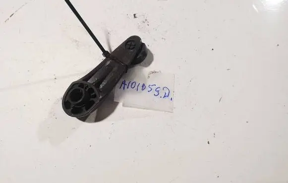 Toyota Yaris Front door window winding handle 
