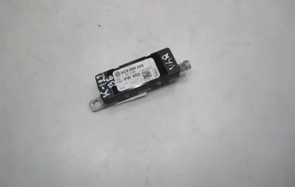 Volkswagen PASSAT B6 Antenna control unit 3C9035552 12012400