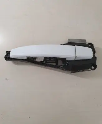 Opel Astra J Front door exterior handle 94002321
