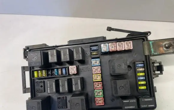 Chrysler 300 - 300C Fuse module P04692026AC