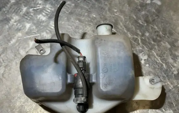 Citroen Jumpy Windshield washer fluid reservoir/tank 1400712680