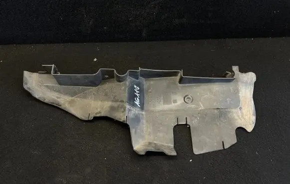 Audi A6 S6 C5 4B Intercooler air guide/duct channel 4B0121284