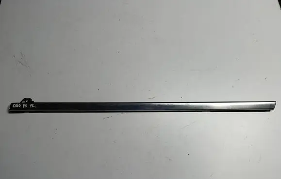 Citroen DS4 Front door glass trim molding 9687378977