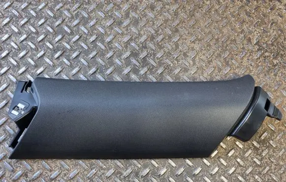 Audi Q3 F3 (C) pillar trim 83A867288