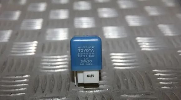 Toyota Land Cruiser (J120) ABS relay 8826324020 0567009810