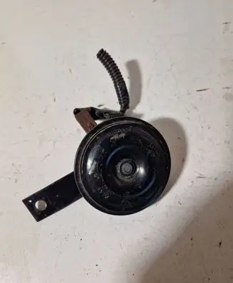 Nissan X-Trail T32 Horn signal 004020