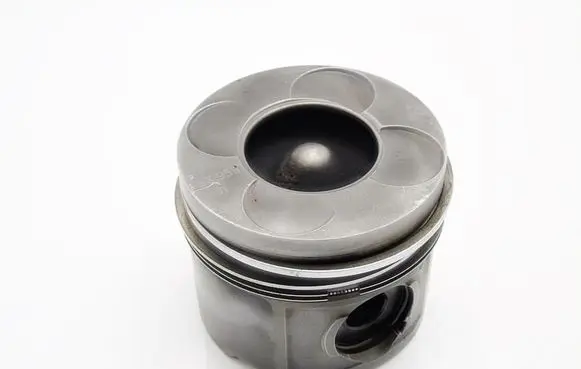 BMW 5 E39 Piston 8452