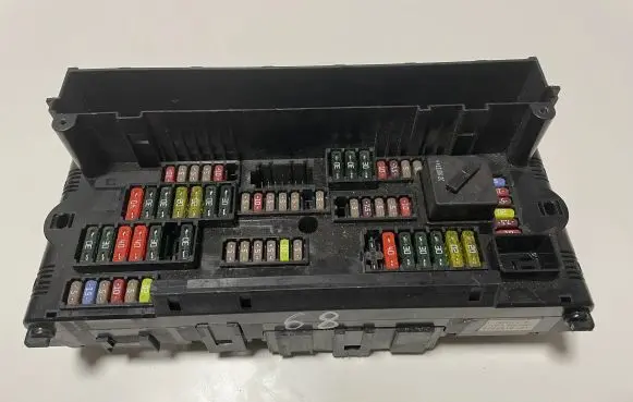 BMW 5 F10 F11 Fuse module 9252815