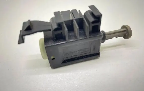 Volvo S80 Brake pedal sensor switch 6G9T11A152AA PA66M40