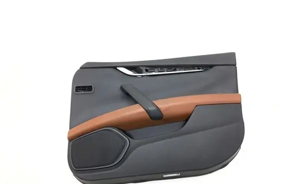 Maserati Ghibli Front door card panel trim 105804278C 06700086130