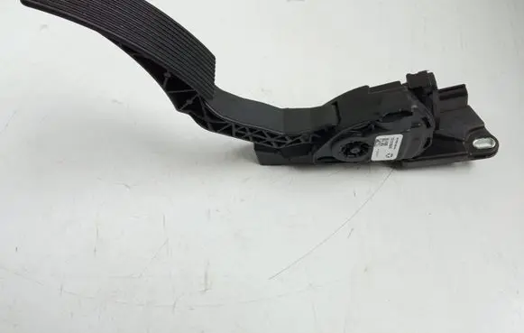 Jeep Grand Cherokee Accelerator throttle pedal 52124785AE