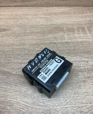 Toyota Avensis T250 Light module LCM 8996005020 3560016337