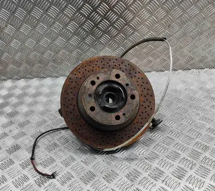 Rear wheel hub