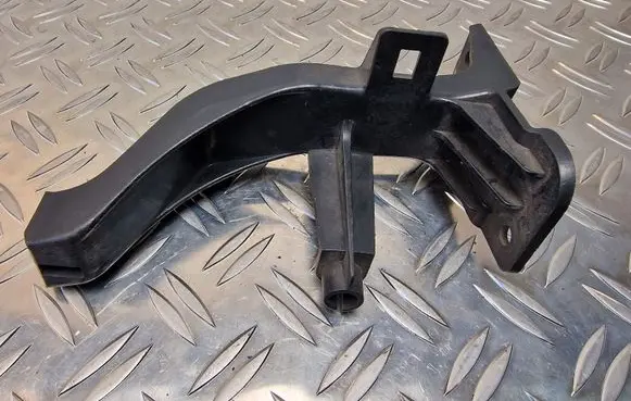 Mercedes-Benz A W168 Front bumper mounting bracket A1688800414