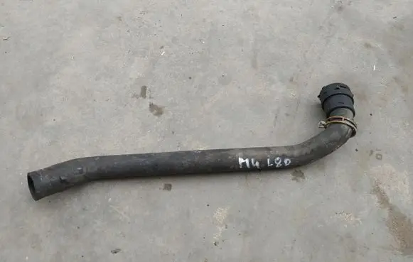 Ford Mondeo MK IV Engine coolant pipe/hose
