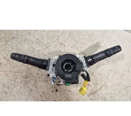 Mitsubishi Lancer VIII Wiper turn signal indicator stalk/switch 8600A326