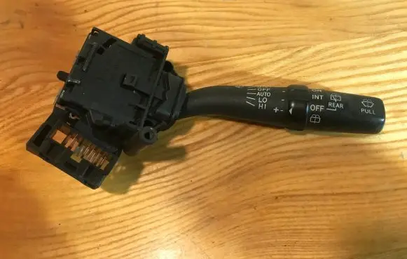 Toyota Avensis T250 Wiper control stalk L99 8465205170 173654LH