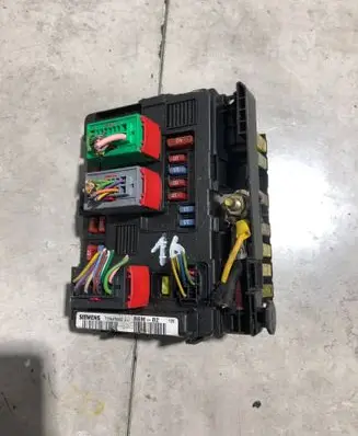 Citroen Xsara Picasso Fuse module 9650618580 965061858000 T118470002J