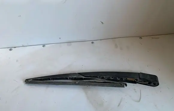Opel Astra H Rear window wiper mechanism