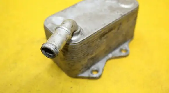 Engine oil radiator