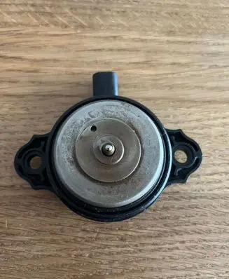 BMW X1 E84 Camshaft vanos timing valve 7593719 11367593719