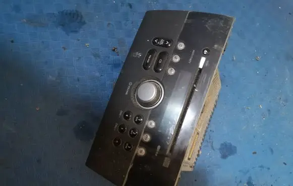 Suzuki Swift I Radio/CD/DVD/GPS head unit 3910162J0