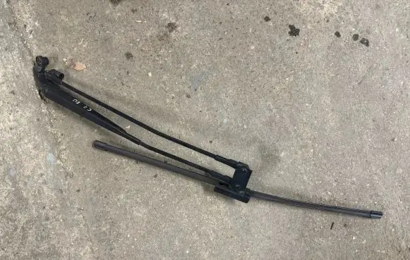 Citroen C1 Front wiper blade arm