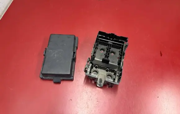 Chrysler Pacifica Fuse box set 68239267AC