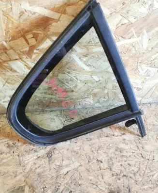 Rear vent window glass