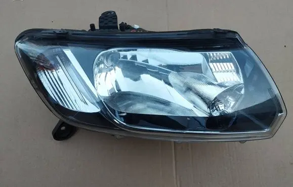 Renault Sandero II Headlight/headlamp 260102523R 12007 00155282
