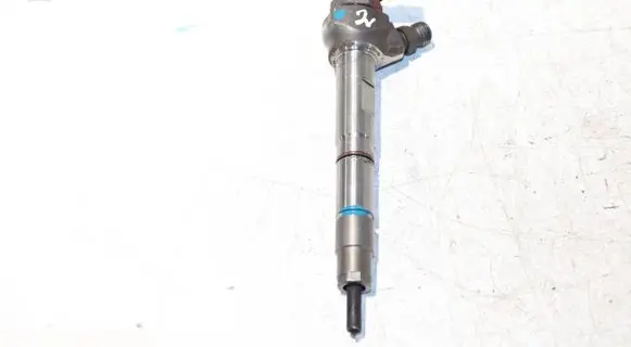 Volkswagen PASSAT B8 Fuel injector 04L130277AC 0445110469