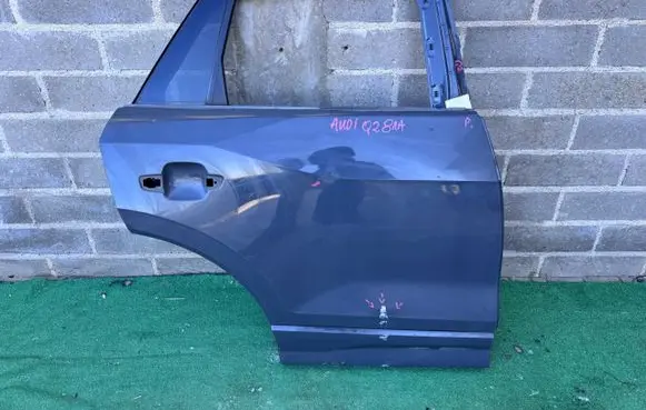 Audi Q2 - Rear door 