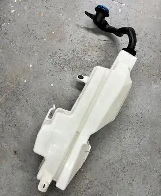 Volvo S60 Windshield washer fluid reservoir/tank 30747576 30747577 30747572