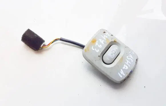 Nissan Qashqai+2 Sunroof switch 