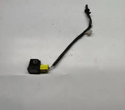 Mitsubishi Pajero Airbag deployment crash/impact sensor 8651A068 2074160246