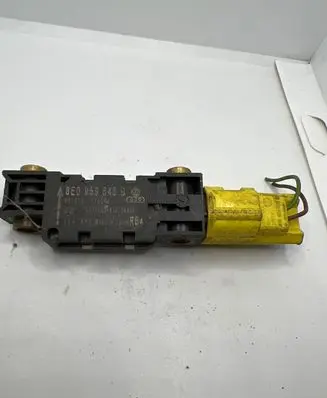 Audi A4 S4 B7 8E 8H Airbag deployment crash/impact sensor 8E0959643B 210206 011699