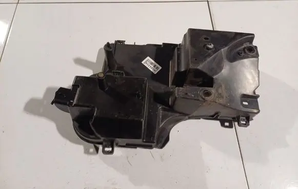 Peugeot 407 Fuse box cover 