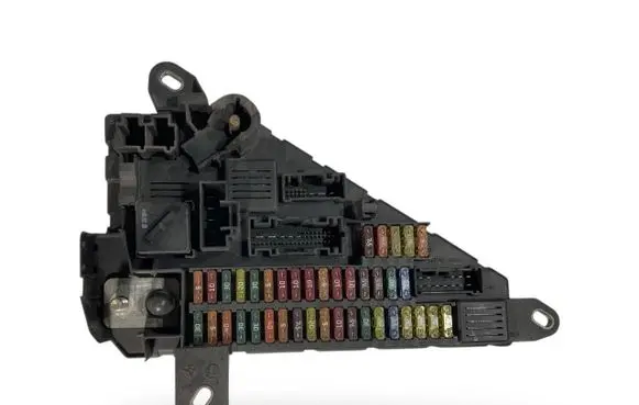 BMW 5 E60 E61 Fuse module 6906618 6906619