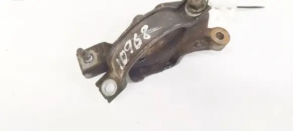 Ford Fiesta Engine mounting bracket D0EN8
