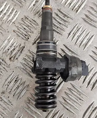 Audi A4 S4 B7 8E 8H Fuel injector 038130073AK