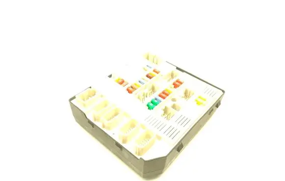 Renault Megane III Fuse module 284B61871R 519339402